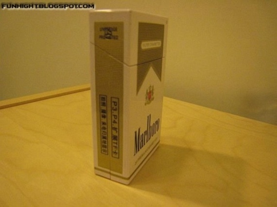 Marlboro Cigarette Box Mobile Phone (8 pics)