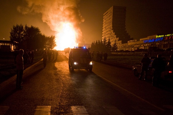 Huge Gas Explosion Illuminates Moscow's...