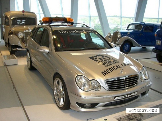 Mercedes-Benz Museum (50 pics)