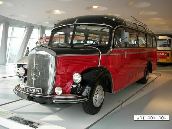 Mercedes-Benz Museum (50 pics)