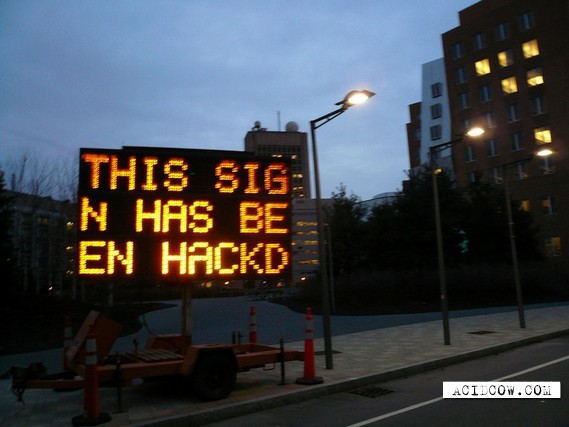 Be careful, hackers in the town (4 pics)