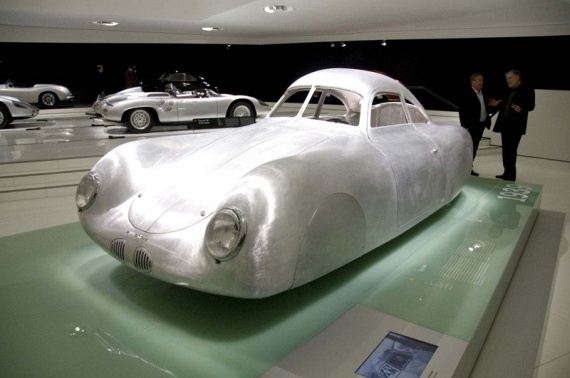 The Porsche Museum (51 pics)