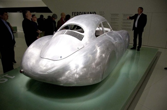 The Porsche Museum (51 pics)