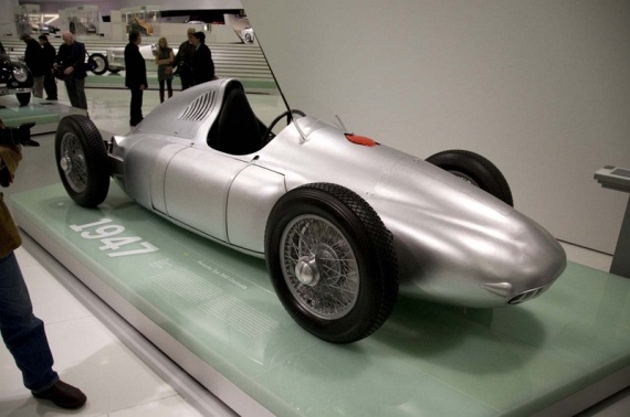 The Porsche Museum (51 pics)