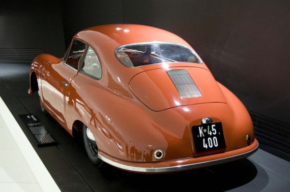 The Porsche Museum (51 pics)