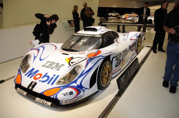 The Porsche Museum (51 pics)