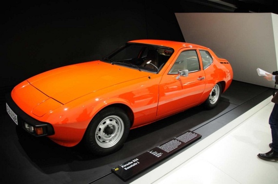 The Porsche Museum (51 pics)
