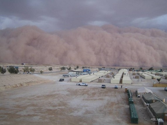 Sandstorm In Iraq (9 pics)