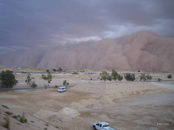 Sandstorm In Iraq (9 pics)
