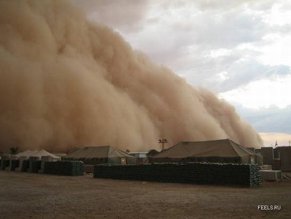 Sandstorm In Iraq (9 pics)