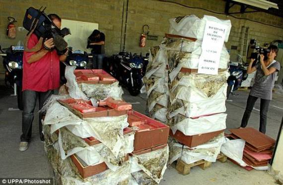 'Historic' cocaine haul in France (4 pics)