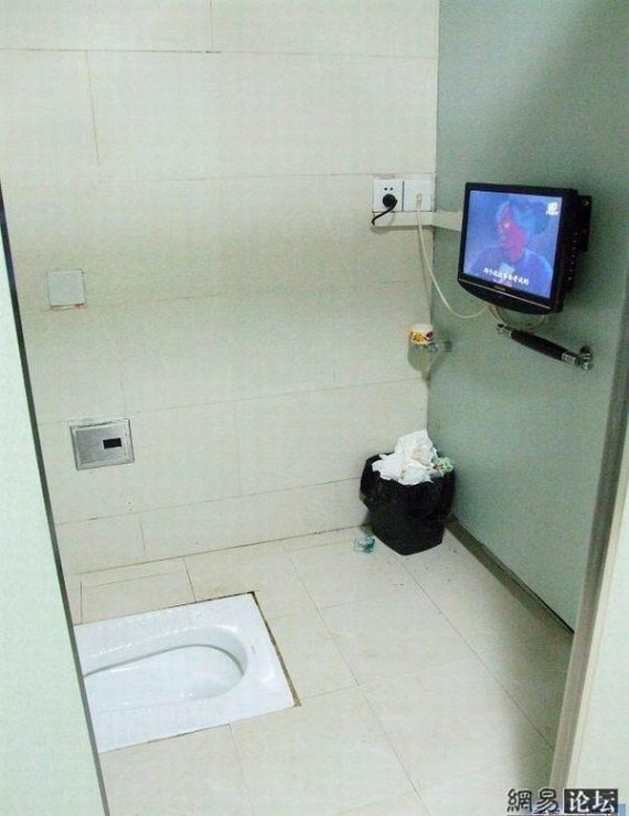Chinese hospitals and toilets (10 pics)