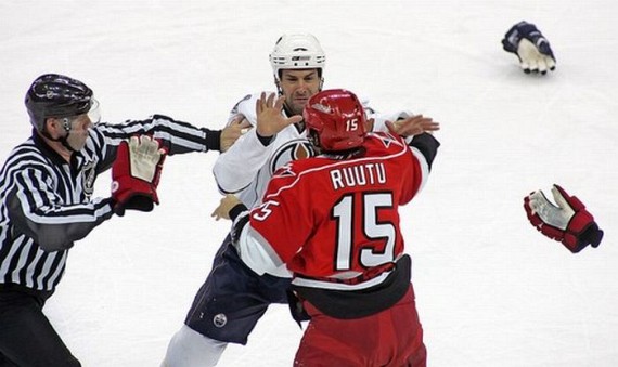Hockey Fights (33 pics)