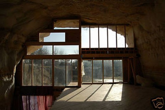 Cave House for Sale on Ebay (12 pics + video)