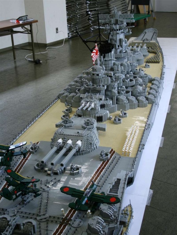21-Foot Battleship Yamato Model (29 pics)