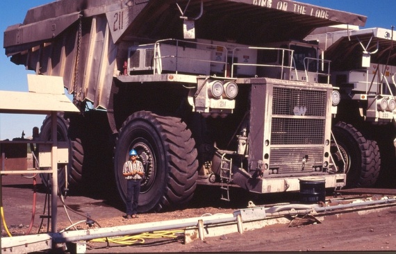 Really Big Trucks (33 pics)