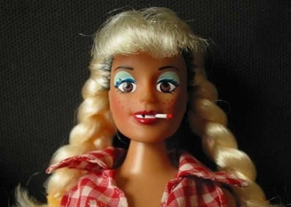 Meet the trailer trash dolls... (8 pics)