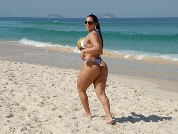Biggest Butt in Brazil (22 pics)