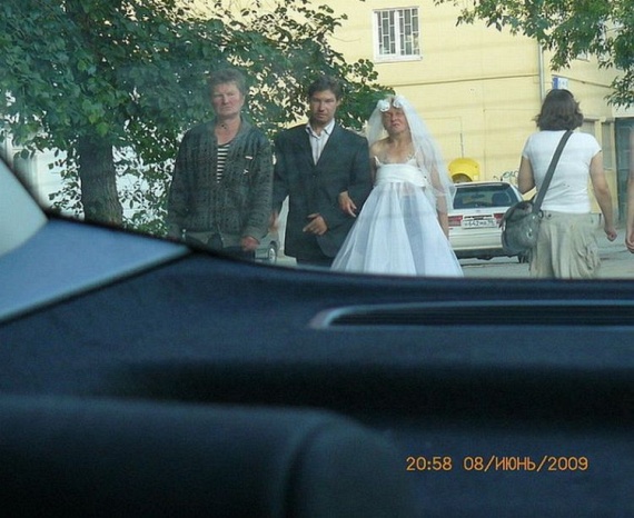 Unordinary wedding (4 pics)