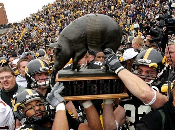 Football Trophy & Awards (32 pics)