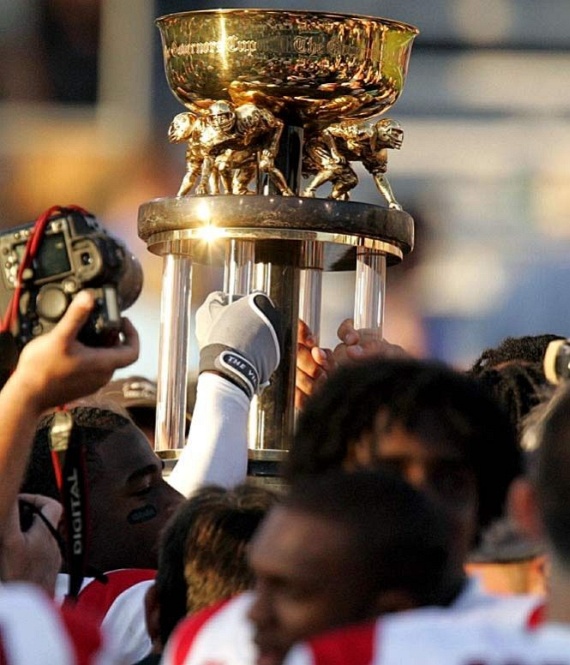 Football Trophy & Awards (32 pics)