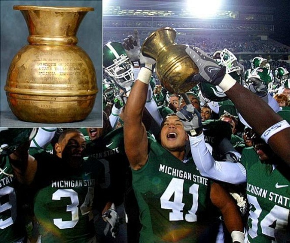 Football Trophy & Awards (32 pics)