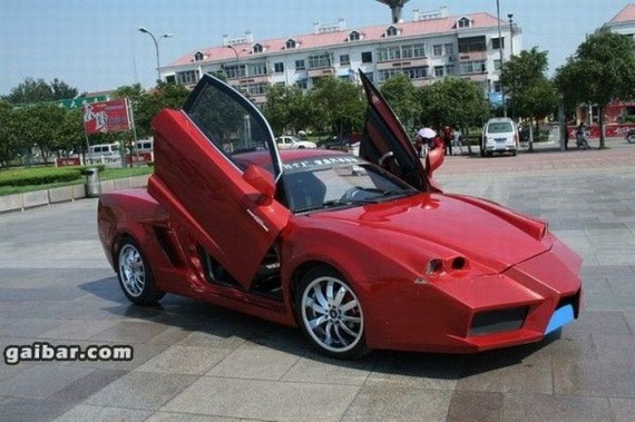 Fake Chinese Ferrari (10 pics)