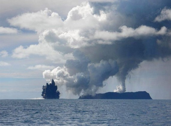 Undersea eruptions near Tonga (11 pics)
