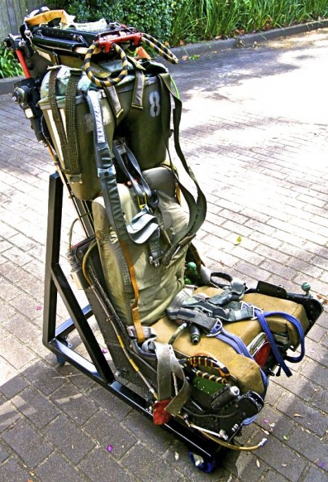 Converting an F4 Phantom Ejection Seat into a Chair (10 pics)