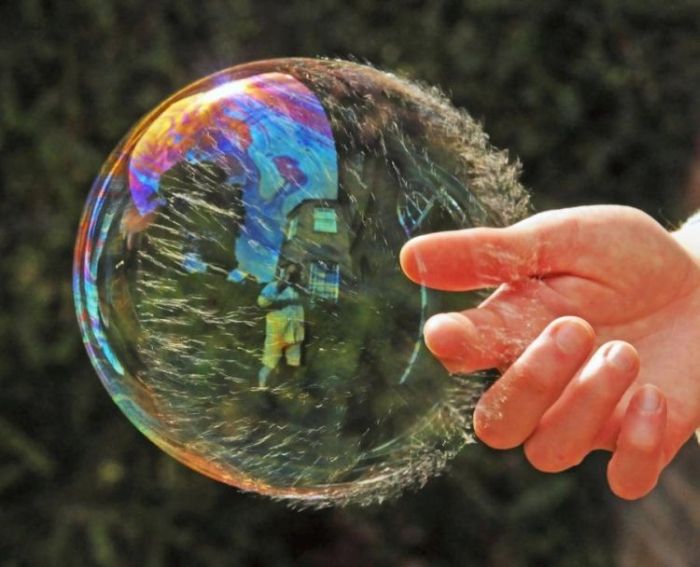 Bursting soap-bubble (9 pics)