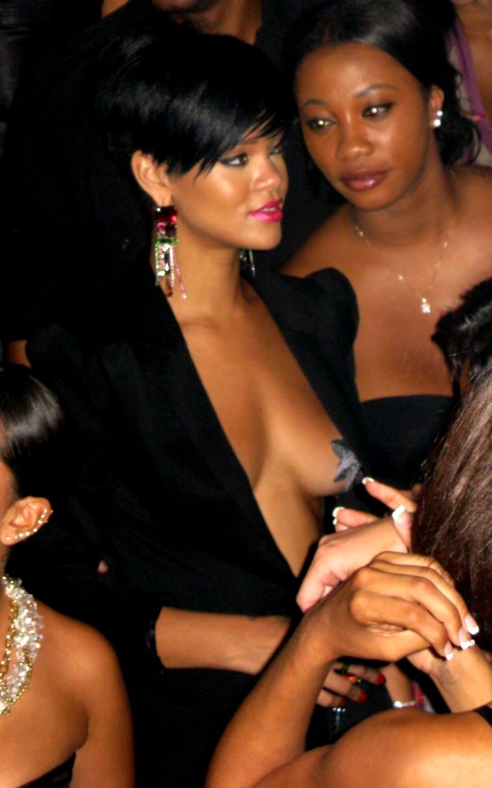 Rihanna celebrating the Independence Day at Tao Nightclub in Las Vegas  (10 pics)