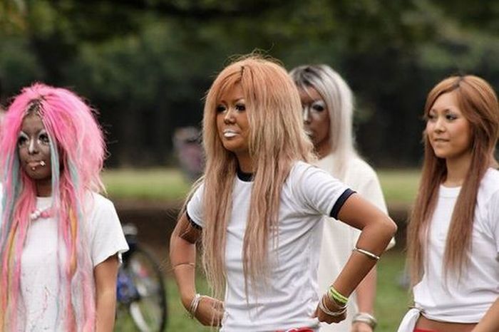 Ganguro girls (37 pics)