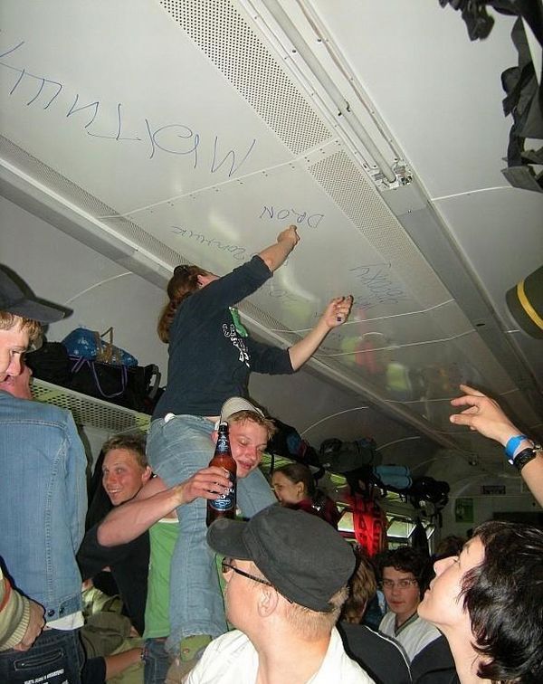 Acid Picdump (110 pics)