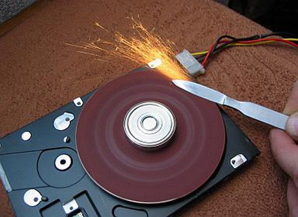 Creative ways to make use of old computer hardware (16 pics)