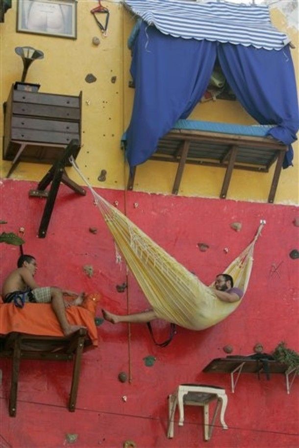 Hanging out eating, reading and sleeping (11 pics)