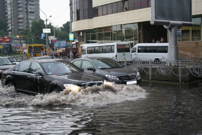 A flood in Kiev, Ukraine  (42 pics)