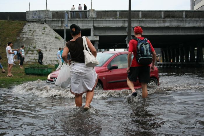A flood in Kiev, Ukraine  (42 pics)