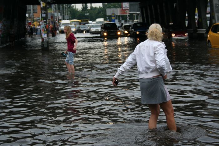 A flood in Kiev, Ukraine  (42 pics)