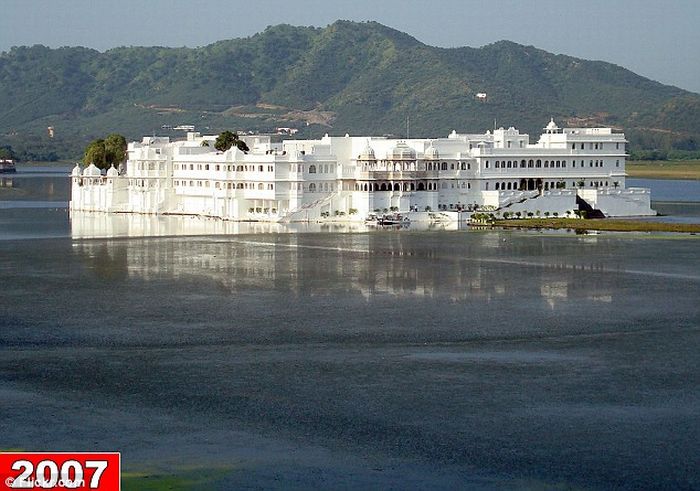 India's Lake Palace lost its lake (4 pics)