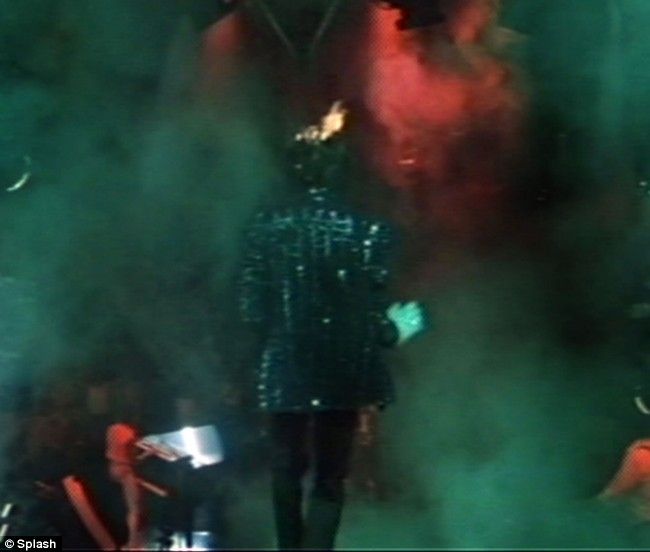 Michael Jackson's hair on fire (12 pics)