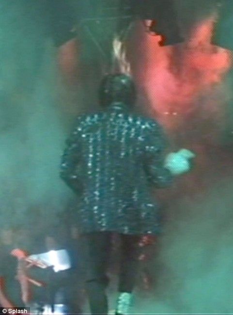 Michael Jackson's hair on fire (12 pics)