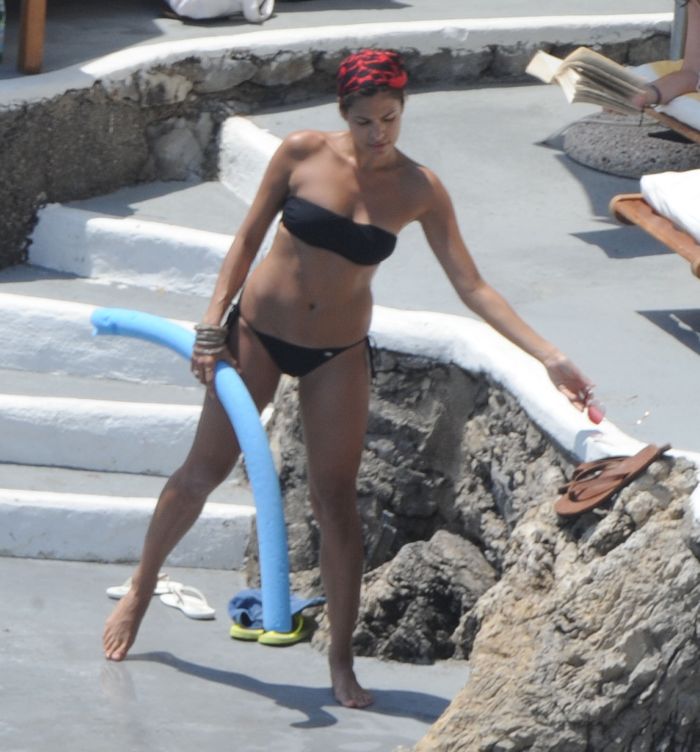 Eva Mendes in bikini (12 pics) .
