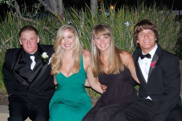 American and Russian graduates (63 pics)