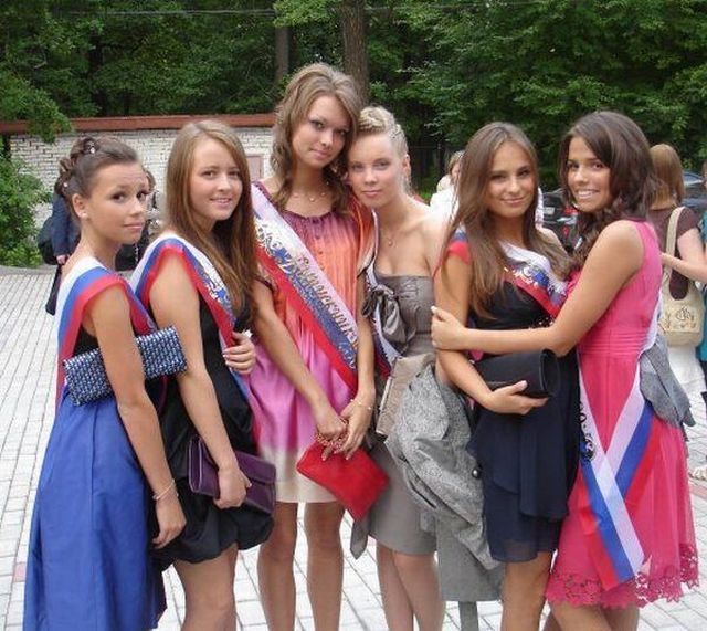 American and Russian graduates (63 pics)