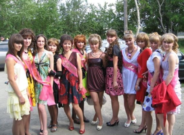 American and Russian graduates (63 pics)