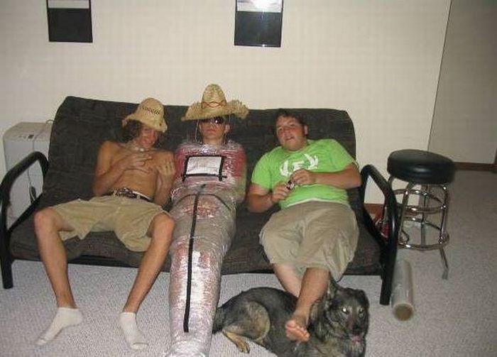 Drunk pranks (88 pics)