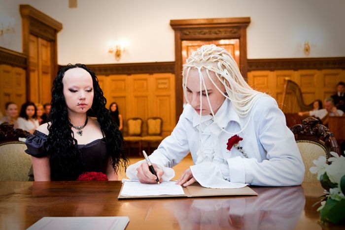 Goth Wedding in Russia (33 pics)