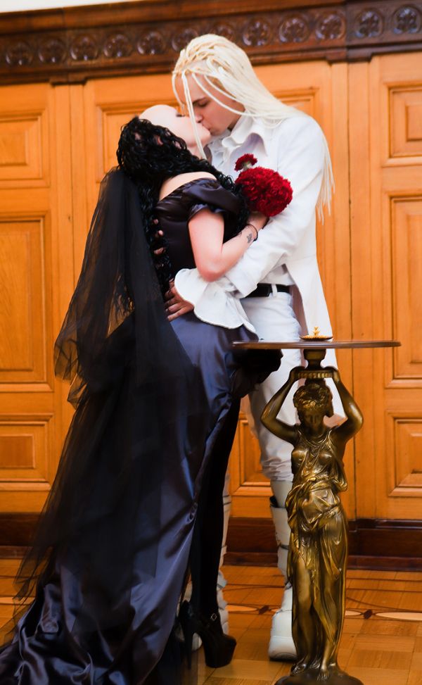 Goth Wedding in Russia (33 pics)