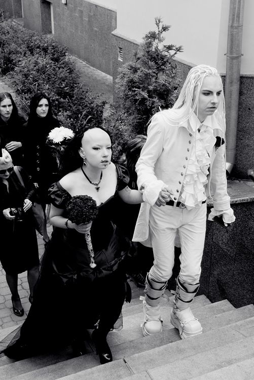 Goth Wedding in Russia (33 pics)