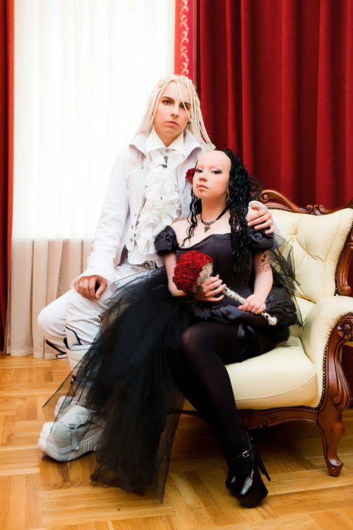 Goth Wedding in Russia (33 pics)